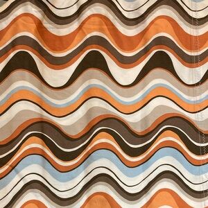 Retro Wave pattern 70’s fabric.‎ Appears to be cotton box P